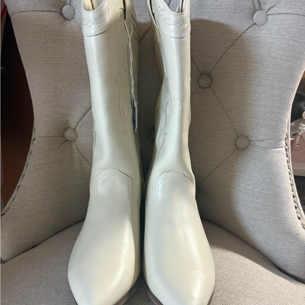 American Eagle Outfitters Cream Heeled Boots - Picture 7 of 13